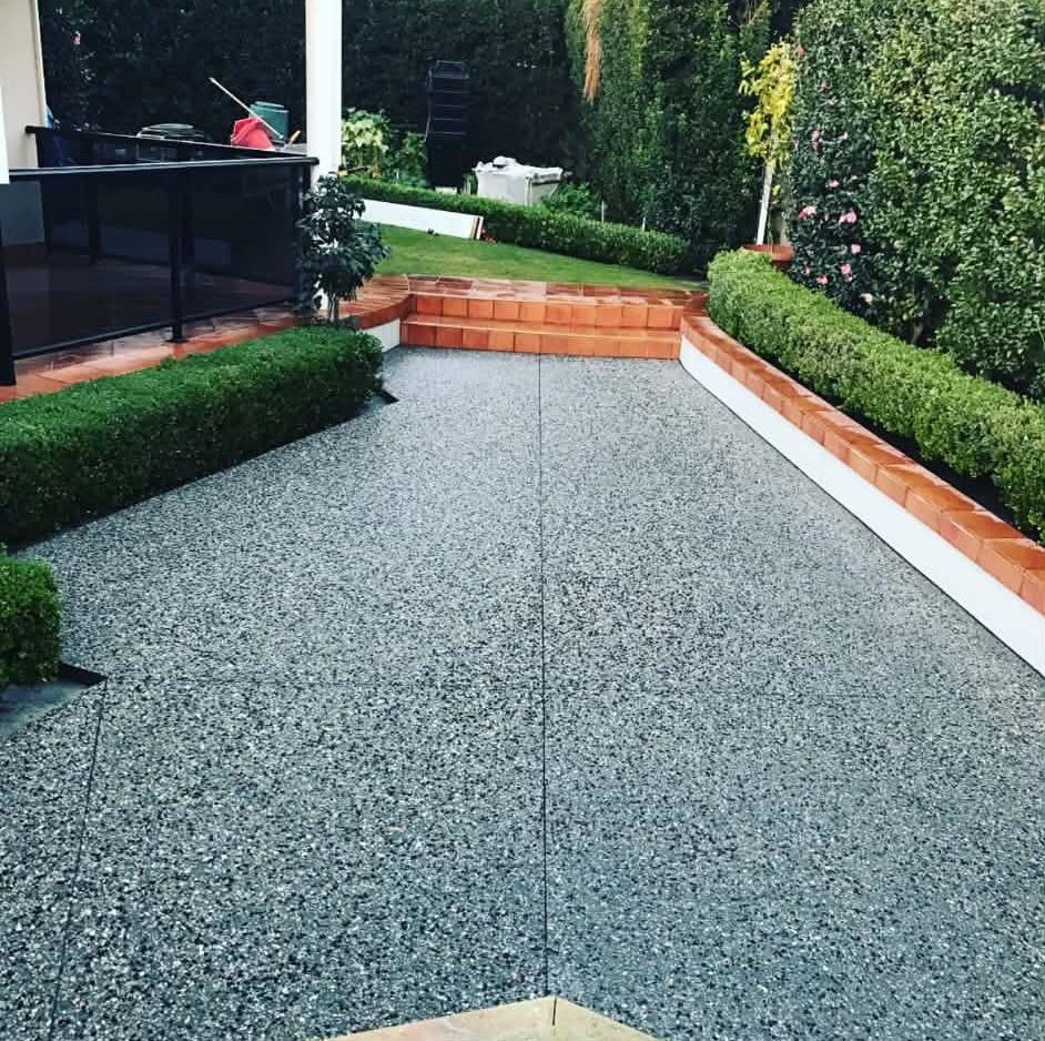 Exposed aggregate courtyard finish